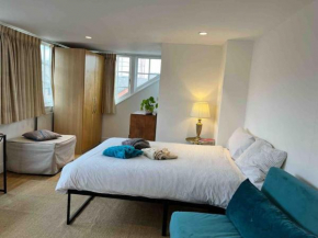 CB53 Tower Bridge Townhouse 2 bathrooms & Free parking